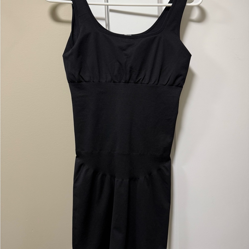 Elegant Black Sleeveless Dress